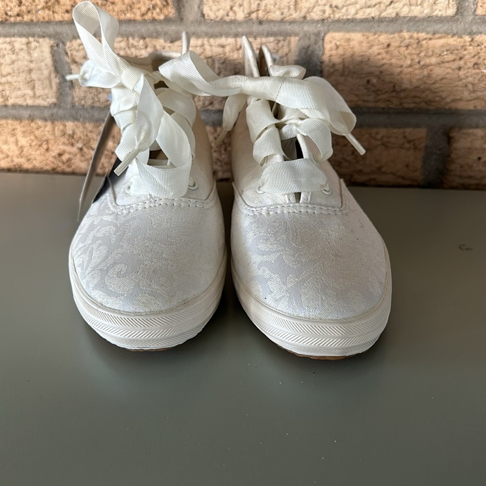 Keds floral design white high top ribbon laced sneakers - Picture 2 of 4